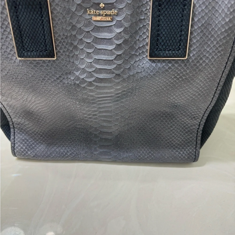 Like new Navy Kate Spade Tote with denim interior - Picture 6 of 7